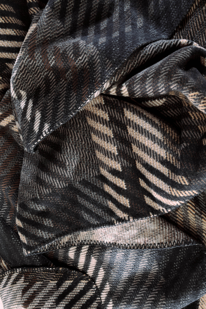Biederlack Wohn- und Kuscheldecke 'Midnight Elegance' 150 x 200 cm Schwarz